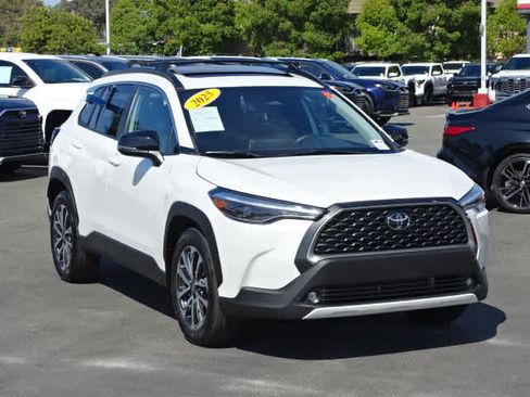 Certified 2025 Toyota Corolla Cross XLE w/ Convenience Package FWD image 2