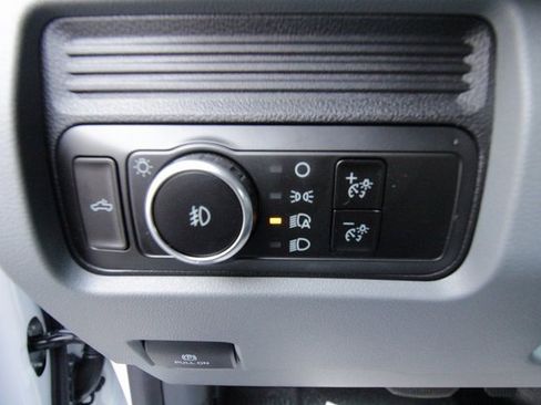 New 2024 Ford F550 4x4 Regular Cab Super Duty image 16