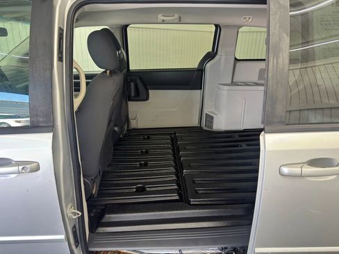 Used 2009 Dodge Grand Caravan SE image 12