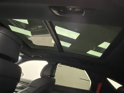 Used 2023 Genesis GV70 2.5T w/ Sport Prestige Package image 39