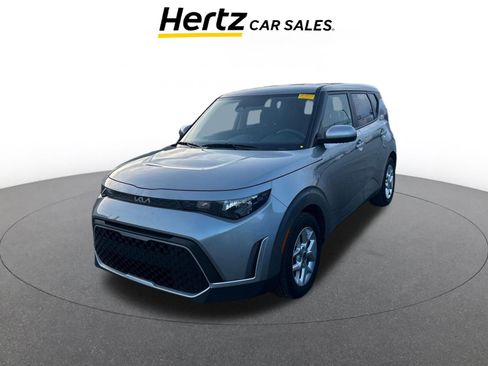 Used 2025 Kia Soul LX w/ LX Technology Package image 3