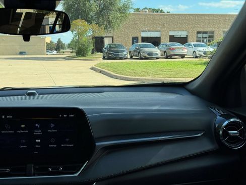 Used 2025 Chevrolet Equinox LT FWD image 36