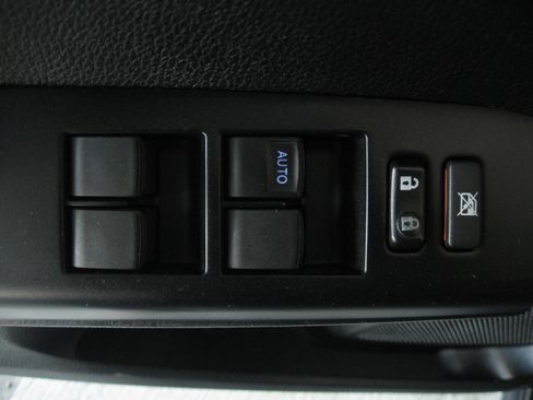 Used 2017 Toyota RAV4 LE image 11