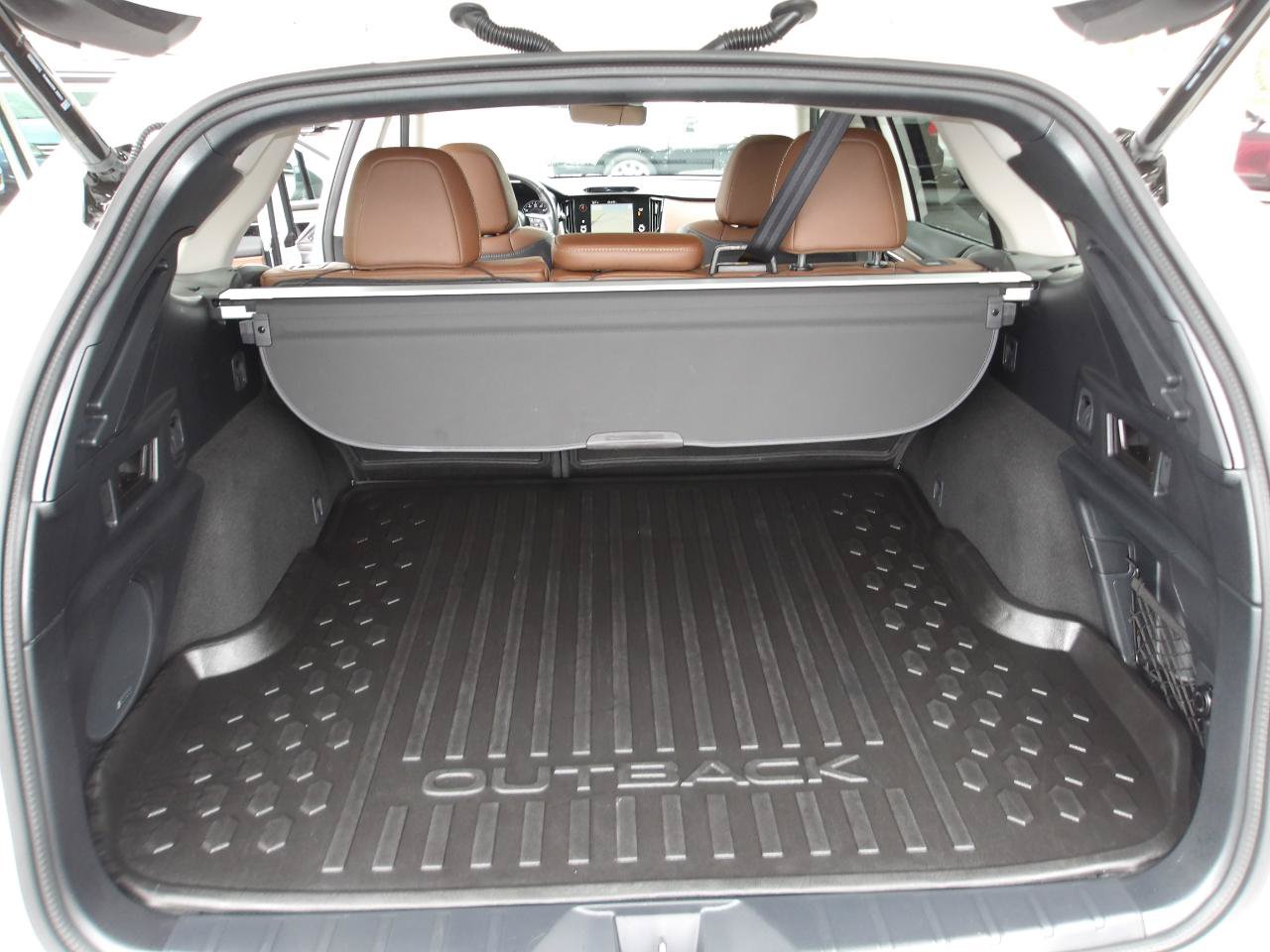 Used 2023 Subaru Outback Touring AWD/4WD image 11