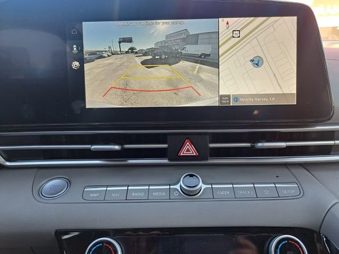 Used 2025 Hyundai Elantra SEL image 11