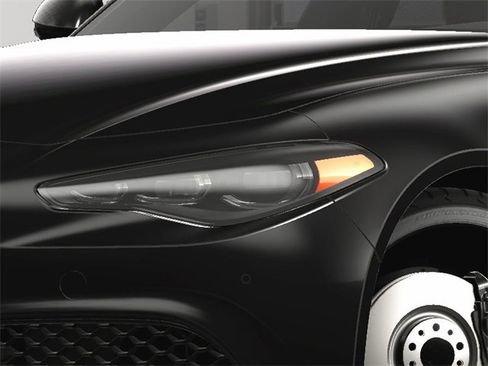 New 2025 Alfa Romeo Giulia w/ Driving Assist Package image 13