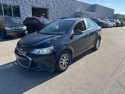 Used 2018 Chevrolet Sonic LT FWD image 3