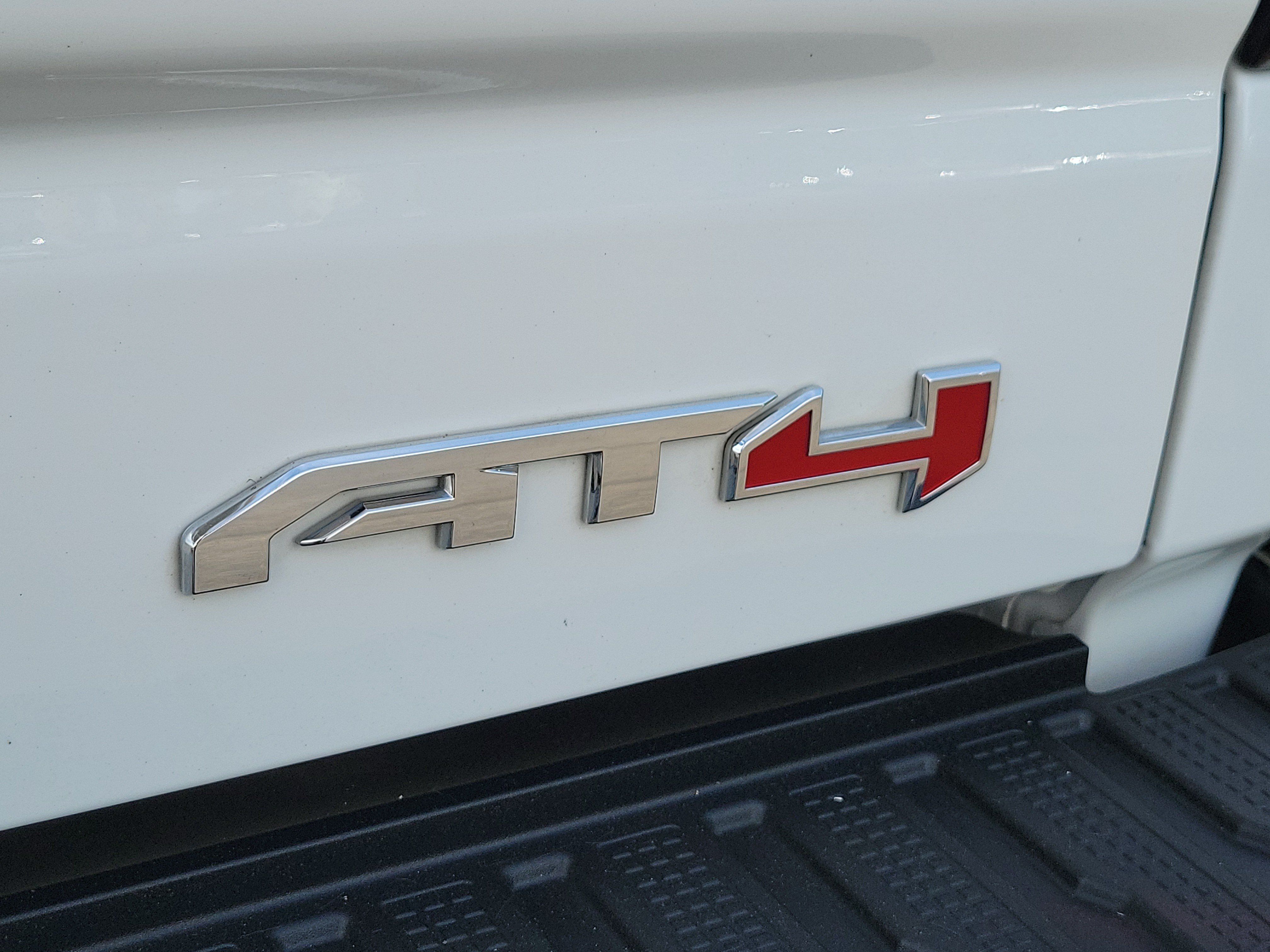 Used 2024 GMC Sierra 1500 AT4 w/ AT4 Premium Package AWD/4WD image 6