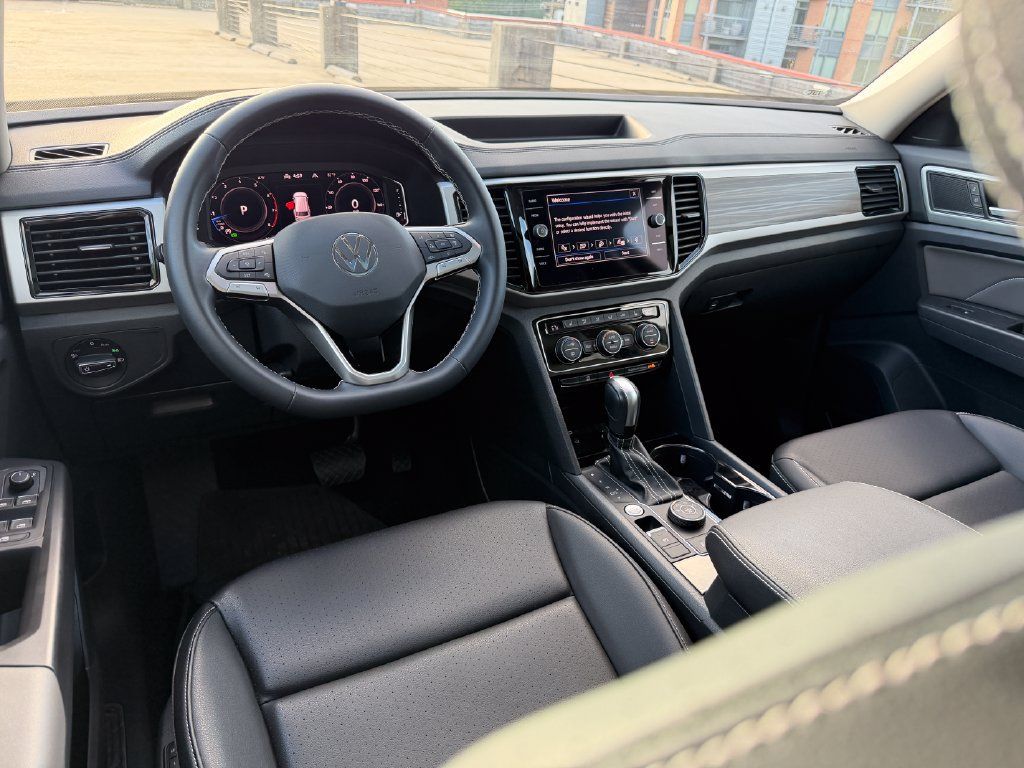 Certified 2023 Volkswagen Atlas SEL AWD/4WD image 12