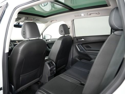 Used 2021 Volkswagen Tiguan SE w/ Panoramic Sunroof Package FWD image 34