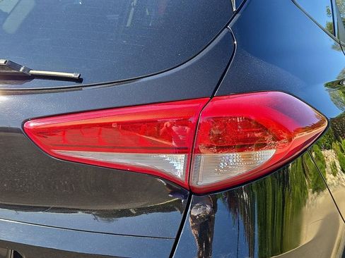 Used 2017 Hyundai Tucson Limited w/ Cargo Package AWD/4WD image 11