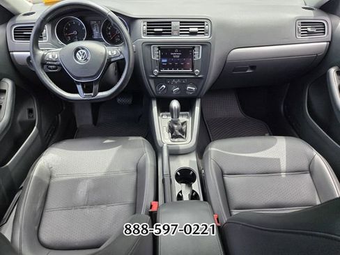 Used 2017 Volkswagen Jetta SE FWD image 14