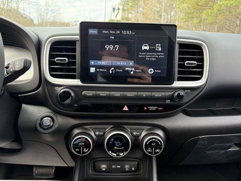 New 2026 Hyundai Venue SEL image 18