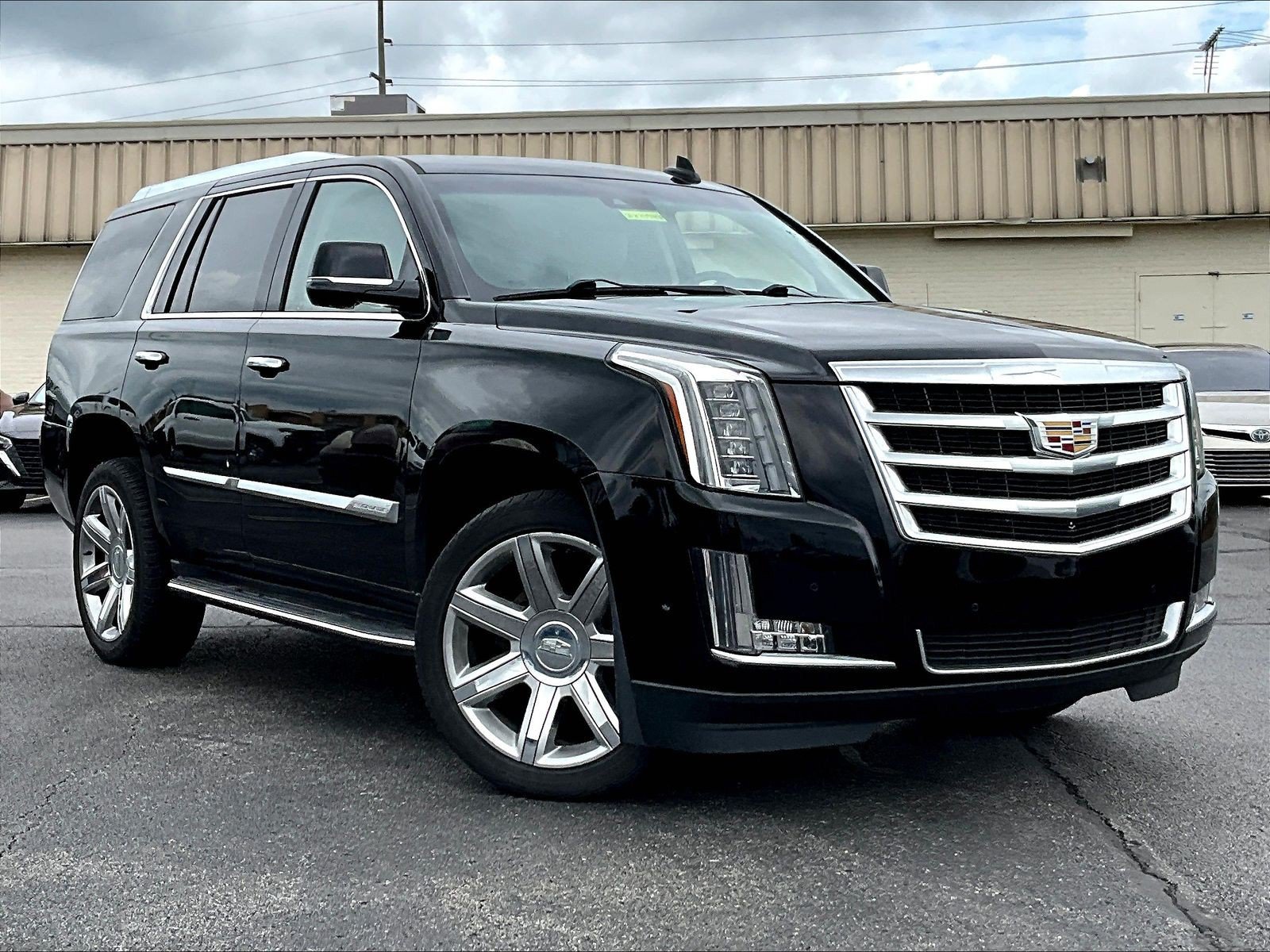 Used 2020 Cadillac Escalade Luxury AWD/4WD image 3