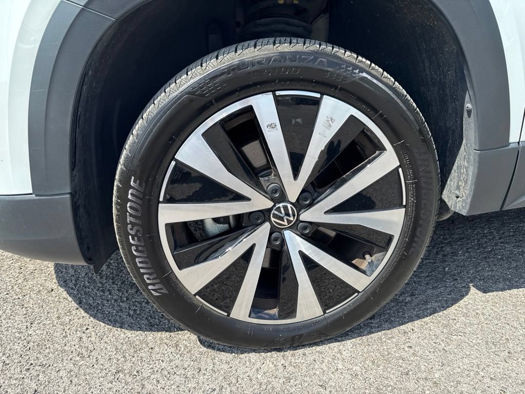 Certified 2023 Volkswagen Taos SE FWD image 12