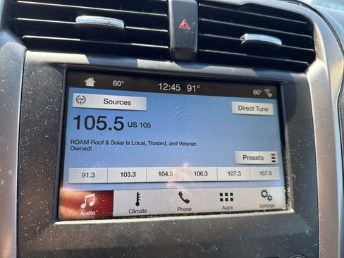 Used 2017 Ford Fusion SE w/ Fusion SE Technology Package image 26