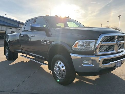 Used 2016 RAM 3500 Laramie image 31
