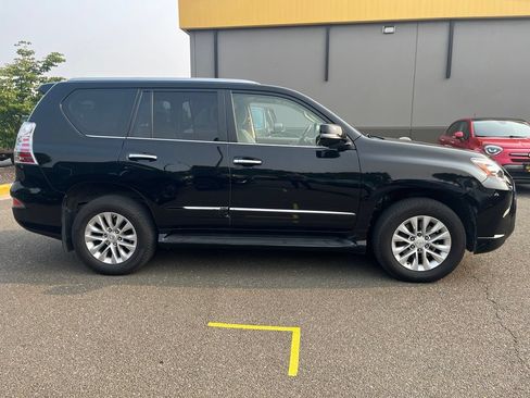 Used 2017 Lexus GX 460 Premium w/ Premium Package AWD/4WD image 8