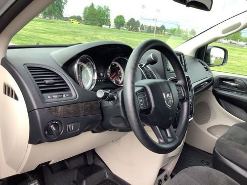 Used 2017 Dodge Grand Caravan SE w/ Power Window Group FWD image 16