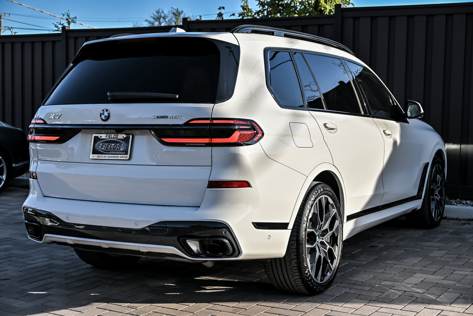 Used 2024 BMW X7 xDrive40i w/ M Sport Package AWD/4WD image 15