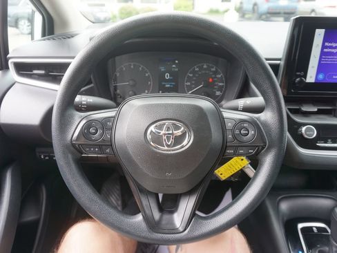 Used 2024 Toyota Corolla LE FWD image 3