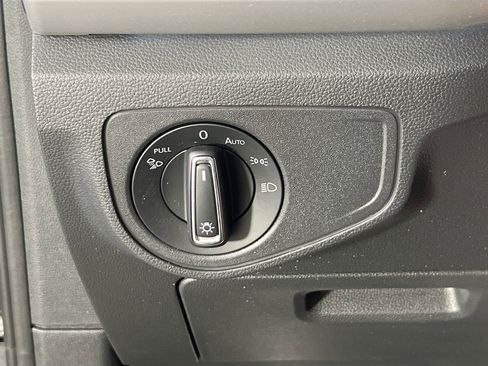 Used 2023 Volkswagen Atlas Cross Sport SEL image 10