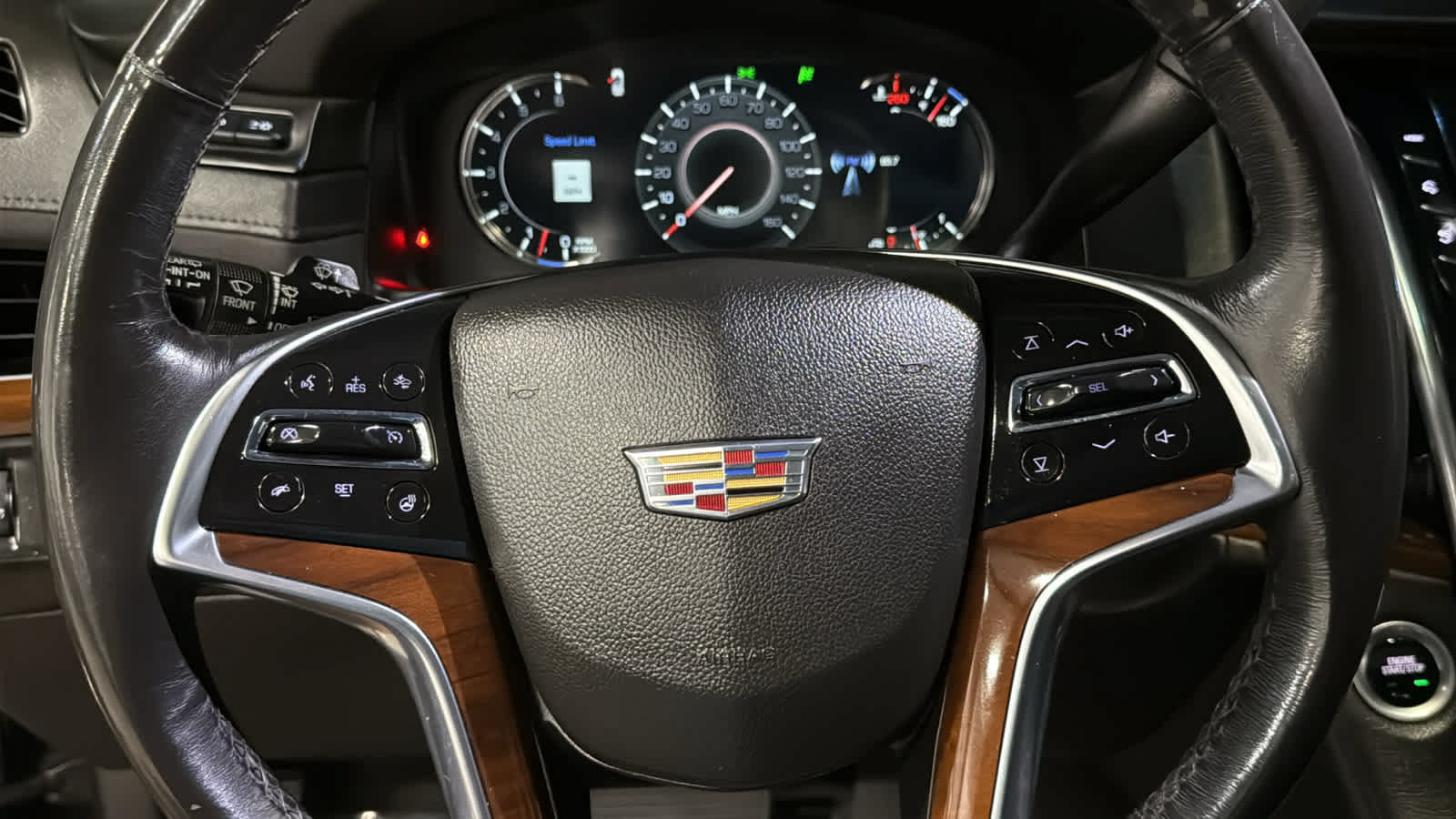 Used 2019 Cadillac Escalade Luxury AWD/4WD image 11