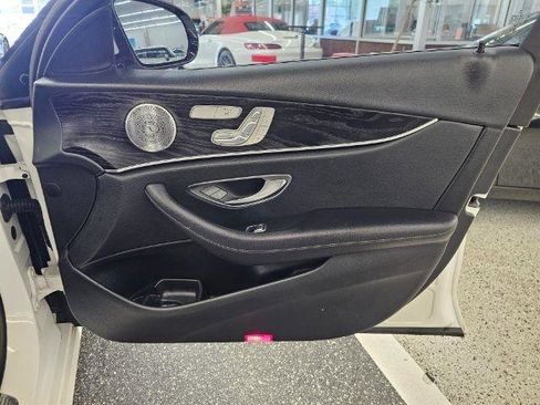 Used 2018 Mercedes-Benz E 300 4MATIC image 26