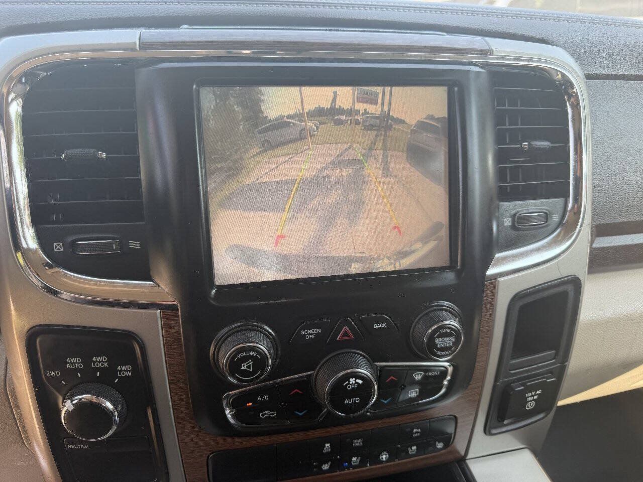 Used 2013 RAM 1500 Laramie w/ Convenience Group AWD/4WD image 14