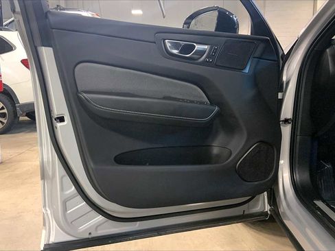 Used 2022 Volvo XC60 T8 R-Design w/ Advanced Package image 22