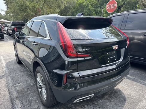 Used 2025 Cadillac XT4 Premium Luxury FWD image 2