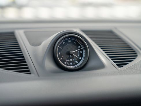 New 2026 Porsche Macan image 17