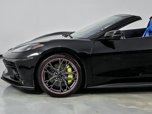 Used 2023 Chevrolet Corvette Stingray Premium Conv w/ Z51 Performance Package RWD image 7