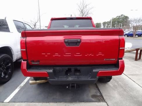 Used 2025 Toyota Tacoma TRD Off-Road image 4