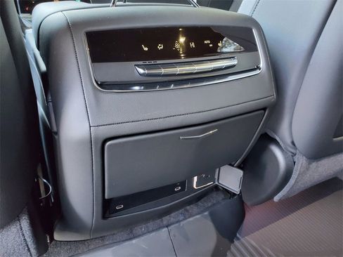 New 2026 Cadillac Escalade Luxury w/ LPO, Floor Liner Package image 33