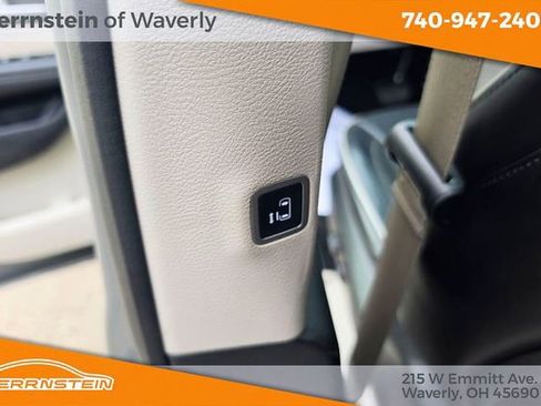 Used 2023 Chrysler Pacifica Limited FWD image 20