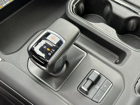 Used 2024 GMC Sierra 1500 AT4X image 32