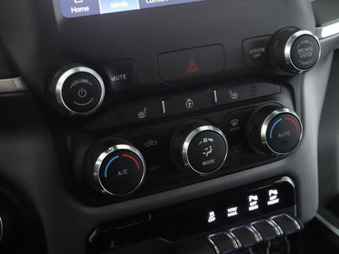 Used 2022 RAM 1500 Big Horn AWD/4WD image 14
