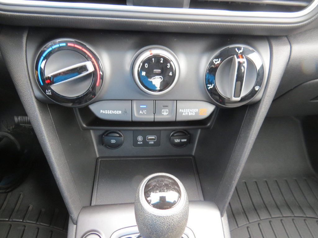 Used 2020 Hyundai Kona SE w/ Cargo Package FWD image 24