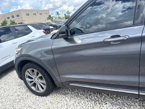 Used 2022 Ford Explorer Limited w/ Equipment Group 301A RWD image 10