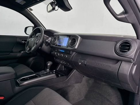 Used 2023 Toyota Tacoma TRD Off-Road w/ Advanced Technology Package AWD/4WD image 35