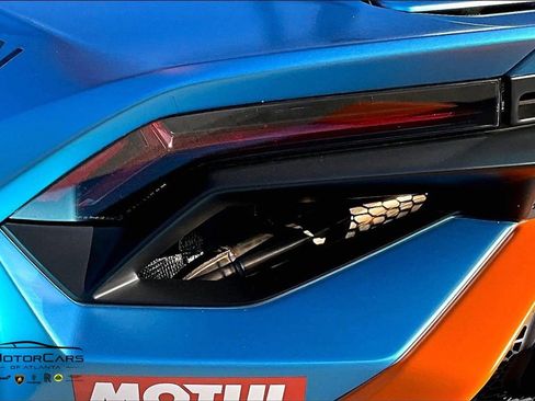 Used 2022 Lamborghini Huracan STO image 25