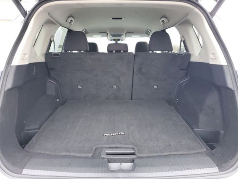 Used 2025 Nissan Rogue SV image 28