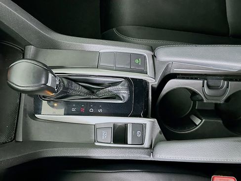 Used 2020 Honda Civic Sport image 16