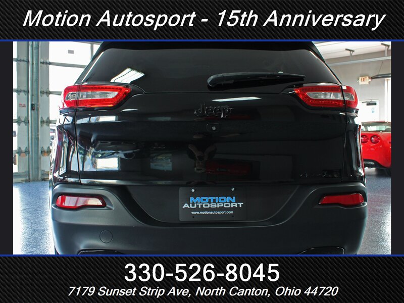 Used 2017 Jeep Cherokee High Altitude AWD/4WD image 6
