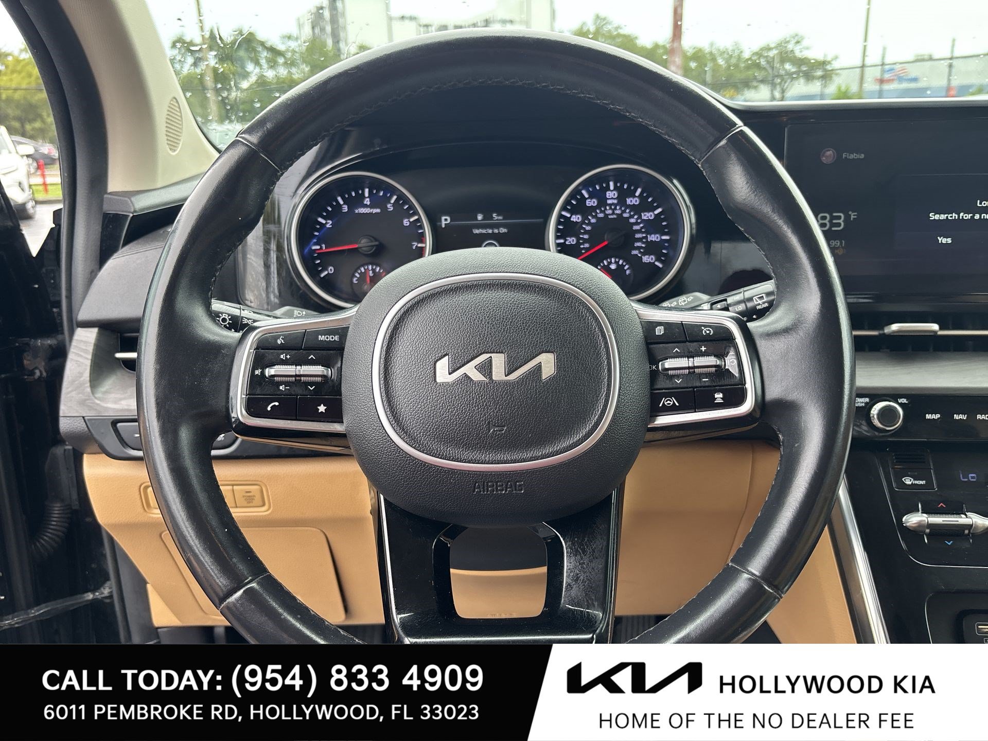 Used 2022 Kia Carnival EX FWD image 11