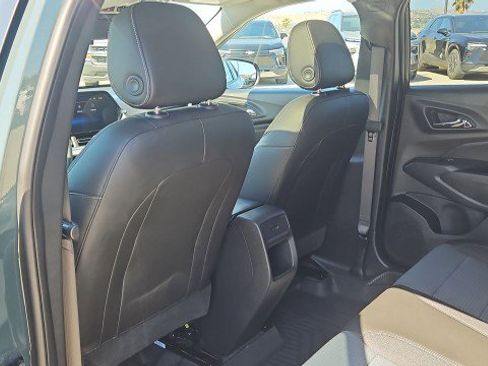 Used 2025 Chevrolet Trax LT w/ Sunroof Package FWD image 21