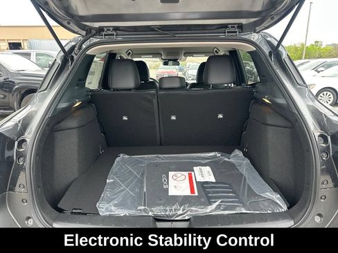 Used 2026 Nissan Kicks SR w/ Cold Weather Package AWD/4WD image 31