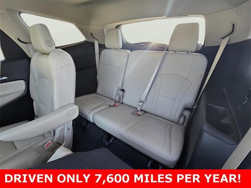 Used 2018 Buick Enclave Premium image 13