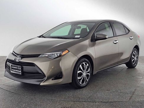 Used 2018 Toyota Corolla LE FWD image 7